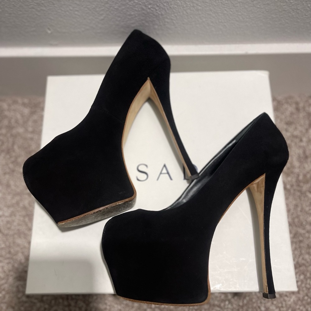Giuseppe Zanotti.
platform 6,5 cm
insole 25 heels 15 cm - Picture 9 of 11